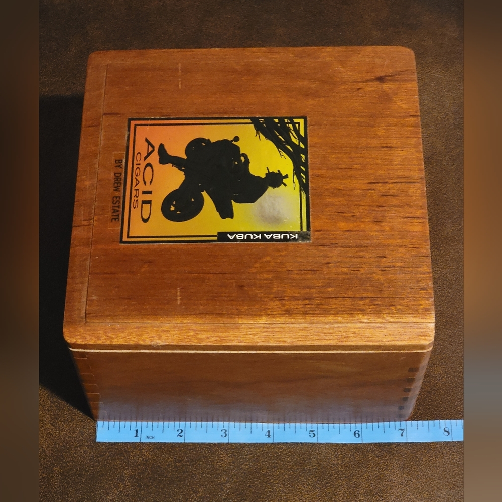 Empty Cigar Box - Picture 5 of 8
